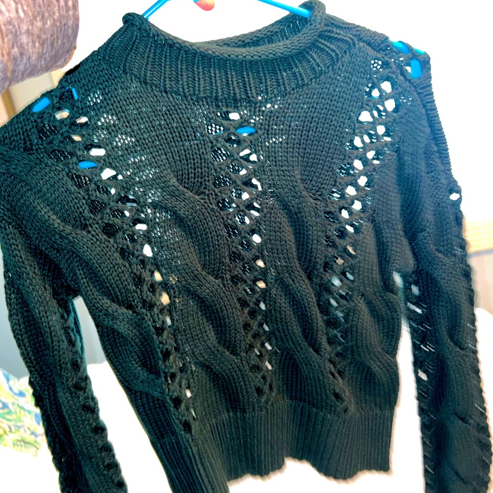 Express Women’s Cropped mockneck sweater. NWT. XS